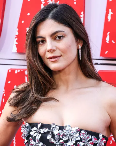 Amerikalı aktris Monica Barbaro Netflix 'in' FUBAR 'ikinci sezonunun Los Angeles prömiyerine 11 Haziran 2025' te Hollywood, Los Angeles, Kaliforniya, ABD 'de bulunan Netflix Tudum Tiyatrosu' na geldi..         