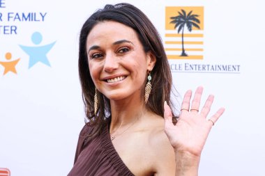 Kanadalı aktris Emmanuelle Chriqui, 14 Haziran 2025 'te CBS Radford Studio Center' da düzenlenen 13. Geleneksel Ed Asner ve Arkadaşları Poker Turnuvası 'na katıldı.. 