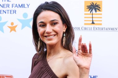 Kanadalı aktris Emmanuelle Chriqui, 14 Haziran 2025 'te CBS Radford Studio Center' da düzenlenen 13. Geleneksel Ed Asner ve Arkadaşları Poker Turnuvası 'na katıldı.. 