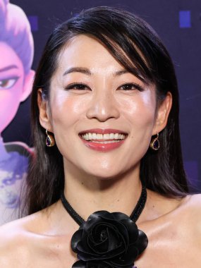 Amerikalı aktris, şarkıcı ve model Arden Cho, Netflix 'in 16 Haziran 2025' te Hollywood, Los Angeles, Kaliforniya, ABD 'de düzenlenen Netflix Tudum Theater' daki 'KPop Demon Hunters' özel gösterimine geldi..