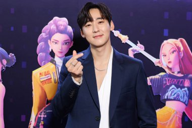 Güney Koreli-Amerikalı şarkıcı-söz yazarı ve televizyon sunucusu Kevin Woo, Netflix 'in 16 Haziran 2025' te Hollywood, Los Angeles, Kaliforniya 'da düzenlenen Netflix' in 'KPop Şeytan Avcıları' adlı özel gösterimine geldi.        