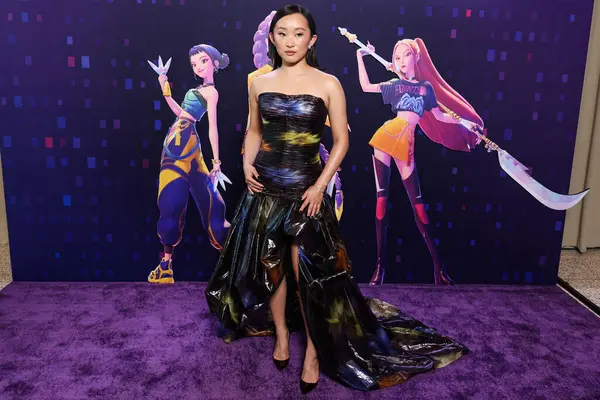 Amerikalı aktris Ji-young Yoo (SunHee Seo), Netflix 'in 16 Haziran 2025' te Hollywood, Los Angeles, Kaliforniya 'da düzenlenen Netflix Tudum Tiyatrosu' ndaki 'KPop Demon Hunters' ın Los Angeles Özel Gösterimi 'ne geldi..