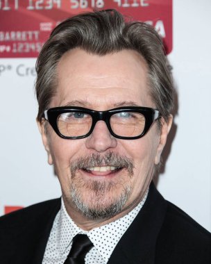 'Ben şaşkına döndüm': Sir Gary Oldman, Kral III. Charles 'ın Şövalyeliği Hakkında Açılıyor. BEVERLY HILLS, LOS ANGELES, CALIFORNIA, ABD - Şubat 05: İngiliz aktör, yönetmen ve müzisyen Gary Oldman (Sir Gary Leonard Oldman)