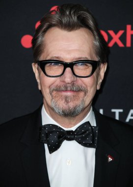 'Ben şaşkına döndüm': Sir Gary Oldman, Kral III. Charles 'ın Şövalyeliği Hakkında Açılıyor. HOLYWOOD, LOS ANGELES, CALIFORNIA, ABD - HAZİRAN 05: İngiliz aktör, yönetmen ve müzisyen Gary Oldman (Sir Gary Leonard Oldman)       