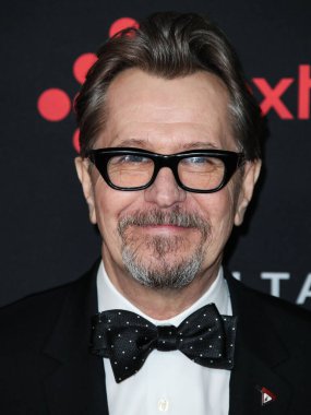 'Ben şaşkına döndüm': Sir Gary Oldman, Kral III. Charles 'ın Şövalyeliği Hakkında Açılıyor. HOLYWOOD, LOS ANGELES, CALIFORNIA, ABD - HAZİRAN 05: İngiliz aktör, yönetmen ve müzisyen Gary Oldman (Sir Gary Leonard Oldman)       