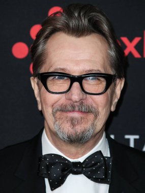 'Ben şaşkına döndüm': Sir Gary Oldman, Kral III. Charles 'ın Şövalyeliği Hakkında Açılıyor. HOLYWOOD, LOS ANGELES, CALIFORNIA, ABD - HAZİRAN 05: İngiliz aktör, yönetmen ve müzisyen Gary Oldman (Sir Gary Leonard Oldman)       