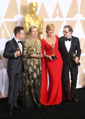 'Ben şaşkına döndüm': Sir Gary Oldman, Kral III. Charles 'ın Şövalyeliği Hakkında Açılıyor. HOLYWOOD, LOS ANGELES, CALIFORNIA, ABD - 04 Mart 04: Aktör Sam Rockwell, 