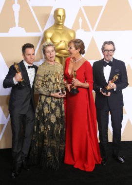 'Ben şaşkına döndüm': Sir Gary Oldman, Kral III. Charles 'ın Şövalyeliği Hakkında Açılıyor. HOLYWOOD, LOS ANGELES, CALIFORNIA, ABD - 04 Mart 04: Aktör Sam Rockwell, 