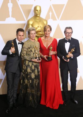 'Ben şaşkına döndüm': Sir Gary Oldman, Kral III. Charles 'ın Şövalyeliği Hakkında Açılıyor. HOLYWOOD, LOS ANGELES, CALIFORNIA, ABD - 04 Mart 04: Aktör Sam Rockwell, 