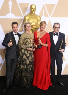 'Ben şaşkına döndüm': Sir Gary Oldman, Kral III. Charles 'ın Şövalyeliği Hakkında Açılıyor. HOLYWOOD, LOS ANGELES, CALIFORNIA, ABD - 04 Mart 04: Aktör Sam Rockwell, 