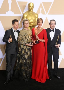 'Ben şaşkına döndüm': Sir Gary Oldman, Kral III. Charles 'ın Şövalyeliği Hakkında Açılıyor. HOLYWOOD, LOS ANGELES, CALIFORNIA, ABD - 04 Mart 04: Aktör Sam Rockwell, 