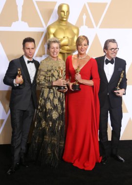 'Ben şaşkına döndüm': Sir Gary Oldman, Kral III. Charles 'ın Şövalyeliği Hakkında Açılıyor. HOLYWOOD, LOS ANGELES, CALIFORNIA, ABD - 4 Mart 04: Aktör Sam Rockwell, En İyi Yardımcı Erkek Oyuncu ödülünün sahibi