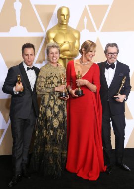 'Ben şaşkına döndüm': Sir Gary Oldman, Kral III. Charles 'ın Şövalyeliği Hakkında Açılıyor. HOLYWOOD, LOS ANGELES, CALIFORNIA, ABD - 04 Mart 04: Aktör Sam Rockwell, 