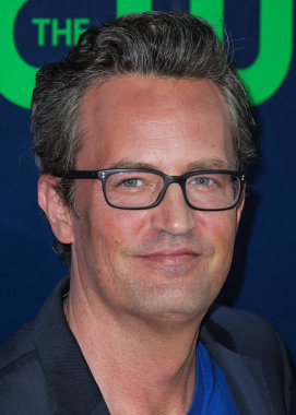 BATI HOLYWOOD, LOS ANGELES, CALIFORNIA, ABD - 10 AĞUSTOS: Amerikalı-Kanadalı aktör, komedyen ve yapımcı Matthew Perry (Matthew Langford Perry) CBS, CW And Showtime 'a geldi