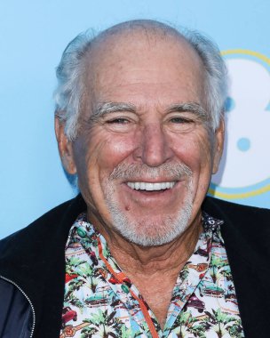 (Jimmy Buffetts için 275 milyon dolarlık gayrimenkul savaşı aile güvencelerinin risklerini ön plana çıkarıyor. HOLYWOOD, LOS ANGELES, CALIFORNIA, ABD - 28 Mart: Amerikalı şarkıcı-söz yazarı, yazar ve işadamı Jimmy Buffett Los Angeles Premiere 'e geldi 