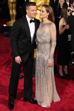 'The Movie' İlk Tepkiler: Brad Pitt 'in Yarış Efsanesi Bir' Eski Okul Yaz Blockbuster 'Bu Çok İyi. HOLYWOOD, LOS ANGELES, CALIFORNIA, ABD - 02 Mart: Angelina Jolie ve Brad Pitt