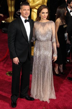 'The Movie' İlk Tepkiler: Brad Pitt 'in Yarış Efsanesi Bir' Eski Okul Yaz Blockbuster 'Bu Çok İyi. HOLYWOOD, LOS ANGELES, CALIFORNIA, ABD - 02 Mart: Angelina Jolie ve Brad Pitt