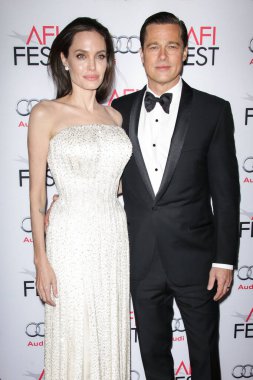 'The Movie' İlk Tepkiler: Brad Pitt 'in Yarış Efsanesi Bir' Eski Okul Yaz Blockbuster 'Bu Çok İyi. HOLYWOOD, LOS ANGELES, CALIFORNIA, ABD - Kasım 05: Angelina Jolie ve Brad Pitt 