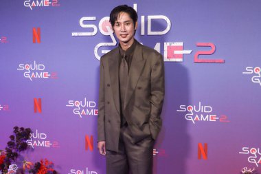 Güney Koreli aktör Park Sung-hoon Netflix 'in' Squid Game '2. sezon Deneyim Fotoğrafı' na 17 Haziran 2025 'te Manhattan, New York, ABD' deki Manhattan AVM 'de ulaştı.. 
