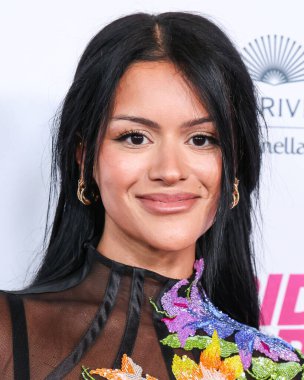 Amerikalı aktris Gigi Zumbado, 18 Haziran 2025 'te Amerika Yönetmenler Birliği' ndeki DGA Tiyatrosu Kompleksi 'nde düzenlenen Los Angeles Magenta Light Studios' un galasına geldi..