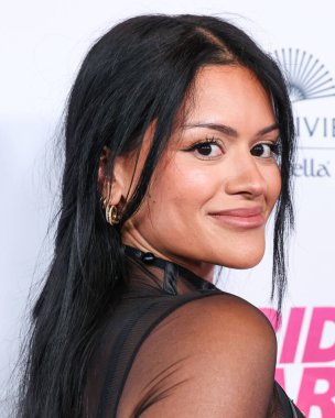 Amerikalı aktris Gigi Zumbado, 18 Haziran 2025 'te Amerika Yönetmenler Birliği' ndeki DGA Tiyatrosu Kompleksi 'nde düzenlenen Los Angeles Magenta Light Studios' un galasına geldi..