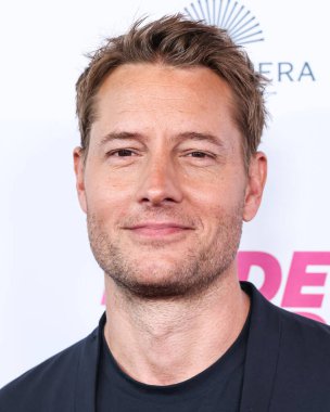 Amerikalı aktör, yapımcı, yönetmen ve yazar Justin Hartley, 18 Haziran 2025 'te Los Angeles, Kaliforniya' da bulunan The Directors Guild of America 'daki DGA Theater Complex' te düzenlenen Magenta Light Studios 'un' Bride Hard 'filminin Los Angeles galasına geldi.