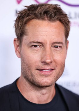 Amerikalı aktör, yapımcı, yönetmen ve yazar Justin Hartley, 18 Haziran 2025 'te Los Angeles, Kaliforniya' da bulunan The Directors Guild of America 'daki DGA Theater Complex' te düzenlenen Magenta Light Studios 'un' Bride Hard 'filminin Los Angeles galasına geldi.