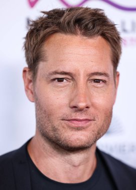 Amerikalı aktör, yapımcı, yönetmen ve yazar Justin Hartley, 18 Haziran 2025 'te Los Angeles, Kaliforniya' da bulunan The Directors Guild of America 'daki DGA Theater Complex' te düzenlenen Magenta Light Studios 'un' Bride Hard 'filminin Los Angeles galasına geldi.