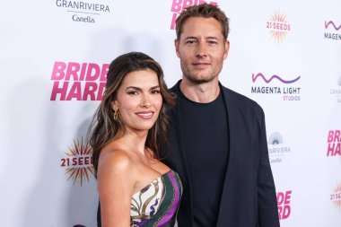 Fas asıllı Amerikalı aktris Sofia Pernas ve kocası / Amerikalı aktör, yapımcı, yönetmen ve yazar Justin Hartley, DGA Tiyatro Kompleksi 'nde düzenlenen Magenta Light Studios' un 'Bride Hard' filminin Los Angeles galasına geldiler. 