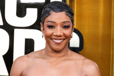 Amerikalı komedyen ve aktris Tiffany Haddish, 20 Haziran 2025 'te Beverly Hilton Hotel' deki Wilshire Garden Avlusu 'nda düzenlenen 5. Geleneksel Hollywood Açılan Impact Ödülleri' ne geldi.. 
