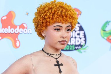Amerikalı rapçi ve söz yazarı Ice Spice (Isis Gaston), 21 Haziran 2025 tarihinde Barker Hangar, Los Angeles, Kaliforniya, ABD 'de düzenlenen 2025 Nickelodeon Kids' Choice Awards 'a (38..