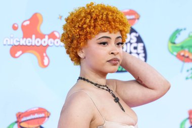 Amerikalı rapçi ve söz yazarı Ice Spice (Isis Gaston), 21 Haziran 2025 tarihinde Barker Hangar, Los Angeles, Kaliforniya, ABD 'de düzenlenen 2025 Nickelodeon Kids' Choice Awards 'a (38..