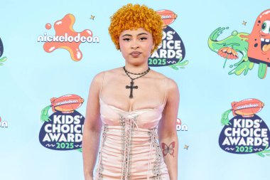 Amerikalı rapçi ve söz yazarı Ice Spice (Isis Gaston), 21 Haziran 2025 tarihinde Barker Hangar, Los Angeles, Kaliforniya, ABD 'de düzenlenen 2025 Nickelodeon Kids' Choice Awards 'a (38..