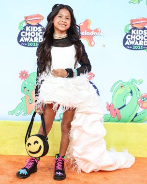 Hawaii 'li çocuk yıldız ve aktris Maia Kealoha 21 Haziran 2025' te Santa Monica, Los Angeles, Kaliforniya, ABD 'de düzenlenen 2025 Nickelodeon Çocuk Seçimi Ödülleri' ne (38. Nickelodeon Çocuk Seçimi Ödülleri) ulaştı..       