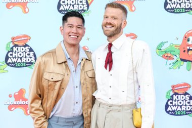 Mark Hoying ve Amerikalı şarkıcı, müzisyen ve söz yazarı Scott Hoying, 21 Haziran 2025 'te Santa Monica Hangar' da düzenlenen 2025 Nickelodeon Çocuk Seçimi Ödülleri 'ne (38. Nickelodeon Çocuk Seçimi Ödülleri) geldiler.