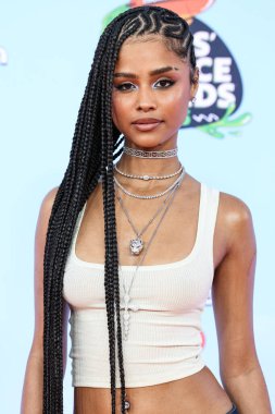 Güney Afrikalı şarkıcı ve söz yazarı Tyla (Tyla Laura Seethal) 21 Haziran 2025 tarihinde Barker Hangar, Los Angeles, Kaliforniya, ABD 'de düzenlenen 2025 Nickelodeon Kids' Choice Ödülleri 'ne (38.