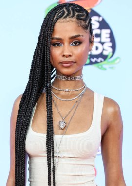 Güney Afrikalı şarkıcı ve söz yazarı Tyla (Tyla Laura Seethal) 21 Haziran 2025 tarihinde Barker Hangar, Los Angeles, Kaliforniya, ABD 'de düzenlenen 2025 Nickelodeon Kids' Choice Ödülleri 'ne (38.
