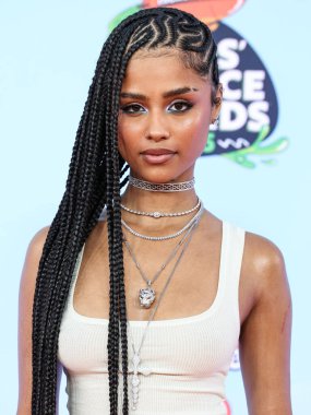 Güney Afrikalı şarkıcı ve söz yazarı Tyla (Tyla Laura Seethal) 21 Haziran 2025 tarihinde Barker Hangar, Los Angeles, Kaliforniya, ABD 'de düzenlenen 2025 Nickelodeon Kids' Choice Ödülleri 'ne (38.