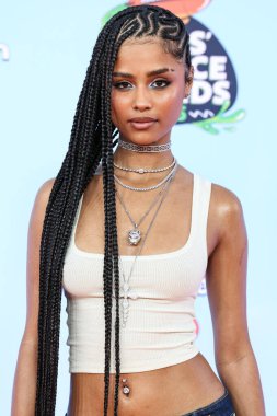 Güney Afrikalı şarkıcı ve söz yazarı Tyla (Tyla Laura Seethal) 21 Haziran 2025 tarihinde Barker Hangar, Los Angeles, Kaliforniya, ABD 'de düzenlenen 2025 Nickelodeon Kids' Choice Ödülleri 'ne (38.