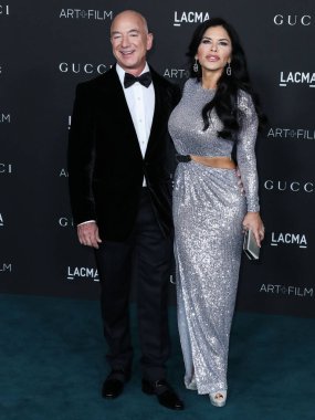 Amazon.com 'un Amerikalı girişimcisi ve icra başkanı Jeff Bezos ve kız arkadaşı / Amerikalı haber spikeri Lauren Sanchez, 6 Kasım 2021' de Los Angeles İlçe Sanat Müzesi 'nde düzenlenen 10. LACMA Sanat ve Film Galası 2021' e geldiler..
