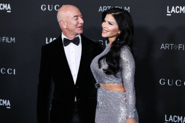 Amazon.com 'un Amerikalı girişimcisi ve icra başkanı Jeff Bezos ve kız arkadaşı / Amerikalı haber spikeri Lauren Sanchez, 6 Kasım 2021' de Los Angeles İlçe Sanat Müzesi 'nde düzenlenen 10. LACMA Sanat ve Film Galası 2021' e geldiler..