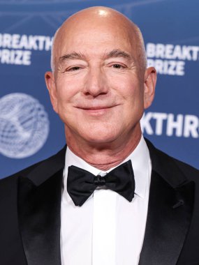 Amerikalı girişimci, iş adamı, Amazon Kurucusu ve İcra Başkanı Jeff Bezos, 5 Nisan 2025 'te Santa Monica, Los Angeles, Kaliforniya, ABD' de düzenlenen 11. Yıllık Dönüm Noktası Ödül Töreni 'ne geldi..