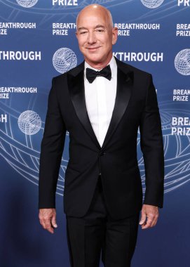 Amerikalı girişimci, iş adamı, Amazon Kurucusu ve İcra Başkanı Jeff Bezos, 5 Nisan 2025 'te Santa Monica, Los Angeles, Kaliforniya, ABD' de düzenlenen 11. Yıllık Dönüm Noktası Ödül Töreni 'ne geldi..