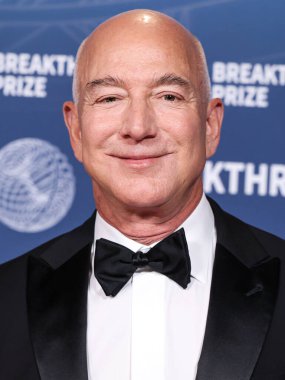 Amerikalı girişimci, iş adamı, Amazon Kurucusu ve İcra Başkanı Jeff Bezos, 5 Nisan 2025 'te Santa Monica, Los Angeles, Kaliforniya, ABD' de düzenlenen 11. Yıllık Dönüm Noktası Ödül Töreni 'ne geldi..