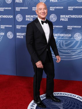 Amerikalı girişimci, iş adamı, Amazon Kurucusu ve İcra Başkanı Jeff Bezos, 5 Nisan 2025 'te Santa Monica, Los Angeles, Kaliforniya, ABD' de düzenlenen 11. Yıllık Dönüm Noktası Ödül Töreni 'ne geldi..