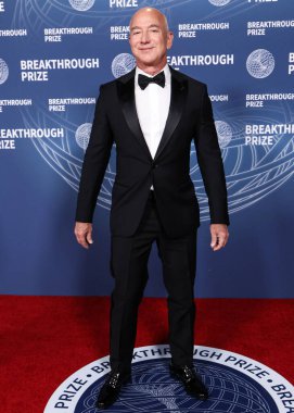 Amerikalı girişimci, iş adamı, Amazon Kurucusu ve İcra Başkanı Jeff Bezos, 5 Nisan 2025 'te Santa Monica, Los Angeles, Kaliforniya, ABD' de düzenlenen 11. Yıllık Dönüm Noktası Ödül Töreni 'ne geldi..