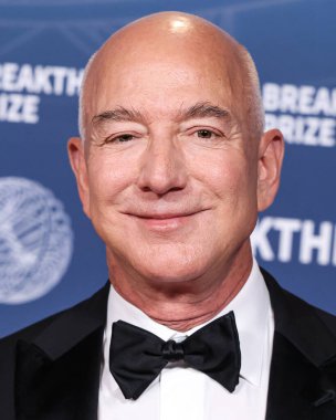 Amerikalı girişimci, iş adamı, Amazon Kurucusu ve İcra Başkanı Jeff Bezos, 5 Nisan 2025 'te Santa Monica, Los Angeles, Kaliforniya, ABD' de düzenlenen 11. Yıllık Dönüm Noktası Ödül Töreni 'ne geldi..