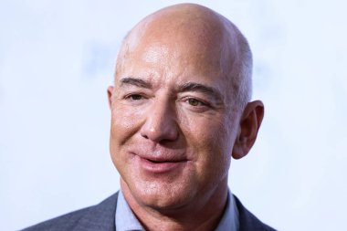 Jeff Bezos ve Lauren Sanchez evliler! Düğümü 27 Haziran 2025 Cuma günü İtalya 'nın Venedik kentindeki San Giorgio Maggiore adasında düzenlenen siyah kravat töreninde attılar. CULVER ŞEHRİ, LOS ANGELES, CALIFORNIA, ABD - 15 Ağustos: Amerikalı girişimci