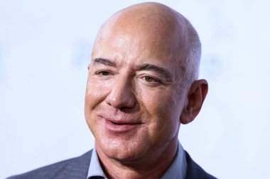 Jeff Bezos ve Lauren Sanchez evliler! Düğümü 27 Haziran 2025 Cuma günü İtalya 'nın Venedik kentindeki San Giorgio Maggiore adasında düzenlenen siyah kravat töreninde attılar. CULVER ŞEHRİ, LOS ANGELES, CALIFORNIA, ABD - 15 Ağustos: Amerikalı girişimci