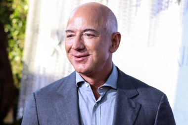 Jeff Bezos ve Lauren Sanchez evliler! Düğümü 27 Haziran 2025 Cuma günü İtalya 'nın Venedik kentindeki San Giorgio Maggiore adasında düzenlenen siyah kravat töreninde attılar. CULVER ŞEHRİ, LOS ANGELES, CALIFORNIA, ABD - 15 Ağustos: Amerikalı girişimci